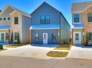 600 W 2nd St #110, Edmond, OK 73003