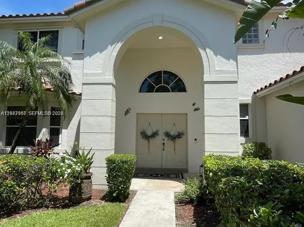 558 Stonemont Dr, Fort Lauderdale, FL 33326