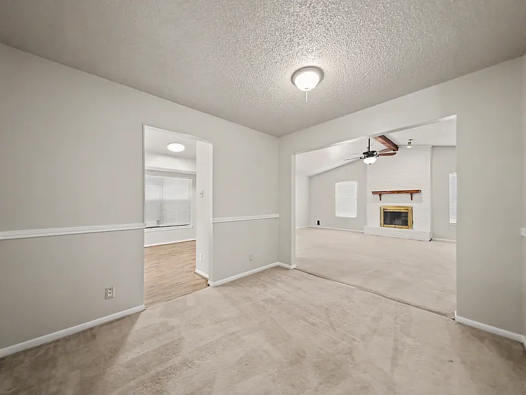 4716 Glass Mountain Dr — Photo 7