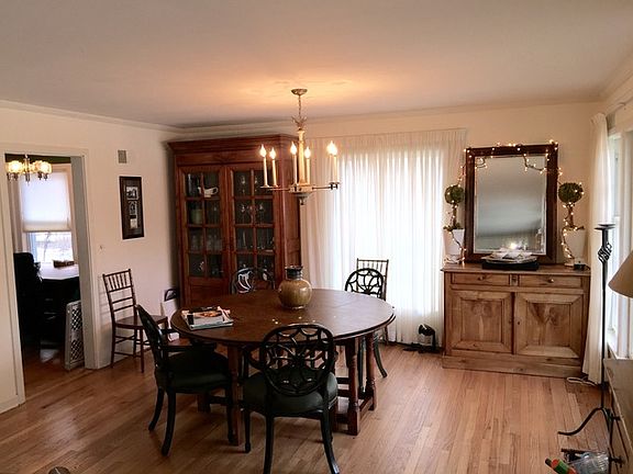 2nd image of 952 Pine Tree Ln