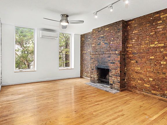 2nd image of 418 1/2 E 9th St APT 2B