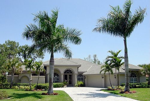 1st image of 20240 Country Club Dr