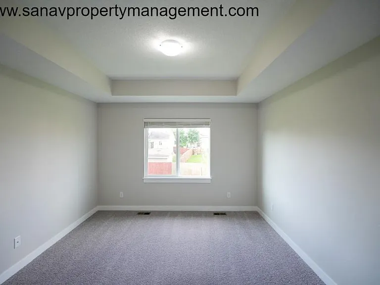700 SE Mesa Dr — Photo 17