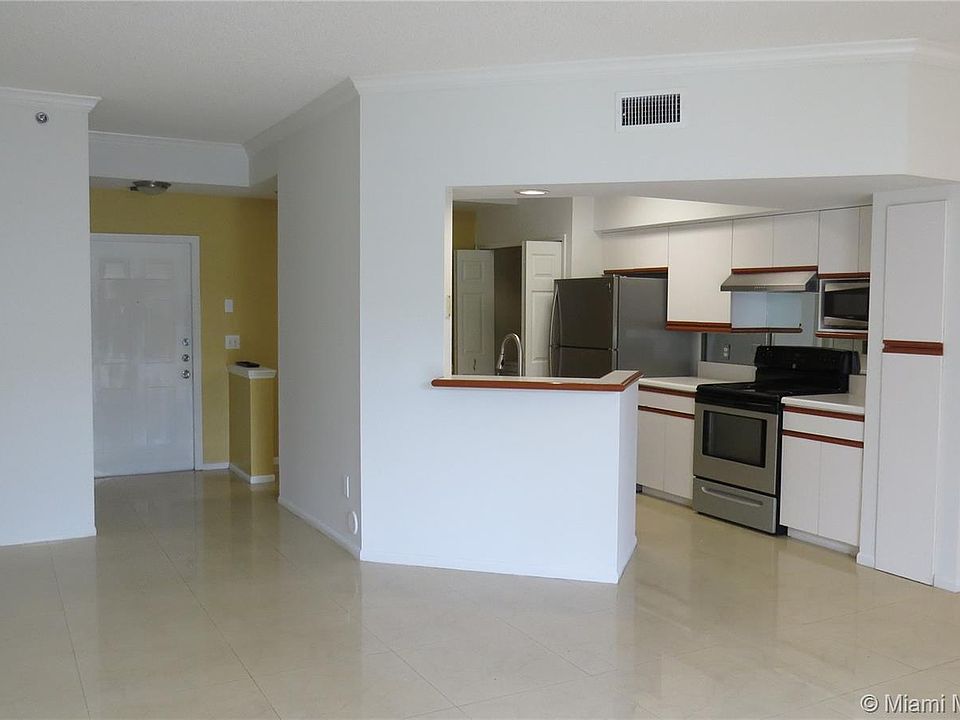 1st image of 3105 NE 184th St APT 7101