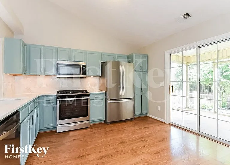 307 White Oak Way — Photo 8