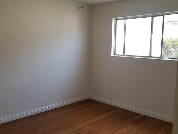 5th image of 1327 12th St APT 8