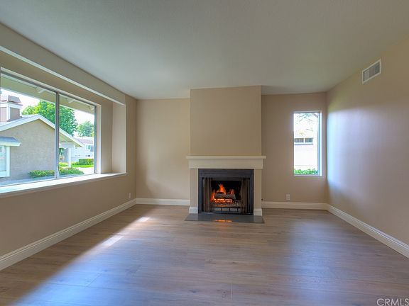 3rd image of 17 Eastmont