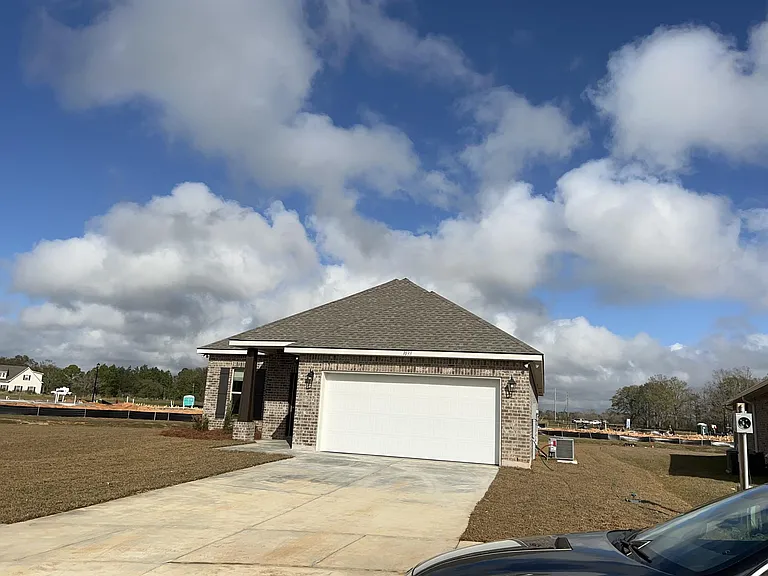 1033 Chloe St — Photo 3