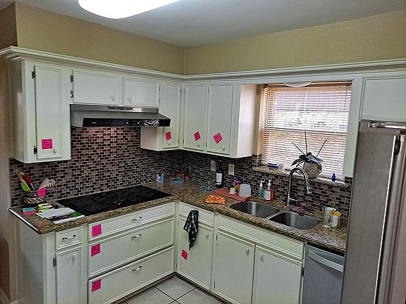 3rd image of 2010 Forest Manor Dr