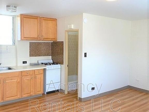 3rd image of 726 Birch St #16