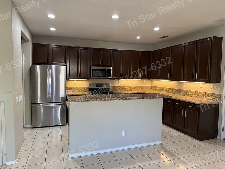 27350 Dearborn Dr — Photo 6