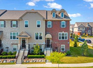 2968 Hartwick Dr, Rochester Hills, MI 48307