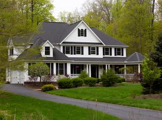 16610 Lucky Bell Ln, Chagrin Falls, OH 44023