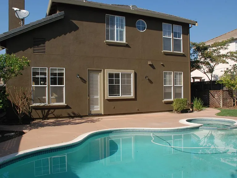9236 Dove Ct — Photo 2