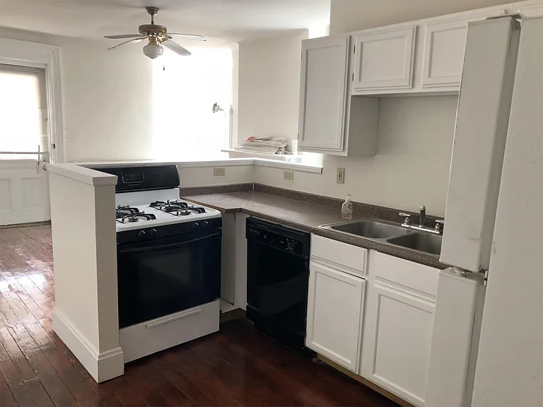 1st floor kitchen with dishwasher
