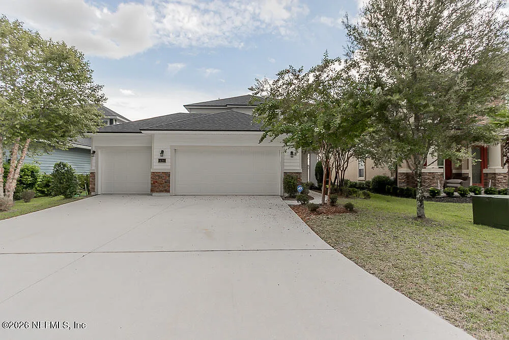 5 bed, 3.0 bath, 2844 sqft, $2,800 — Photo 1