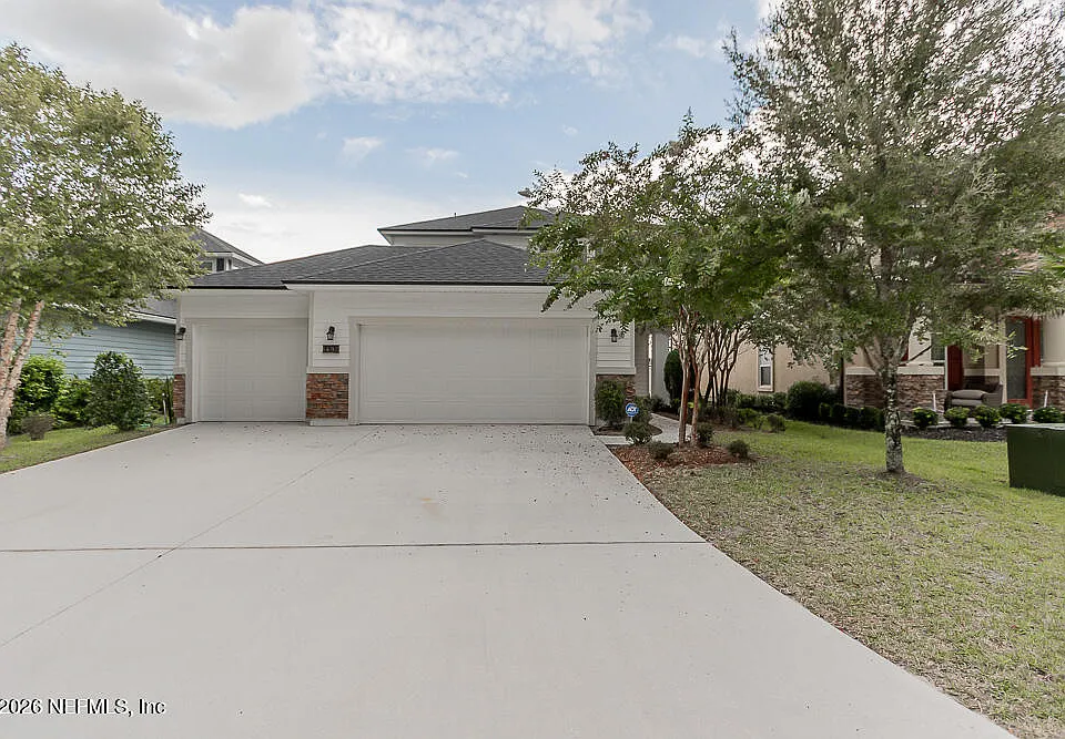 1492 Autumn Pines Dr