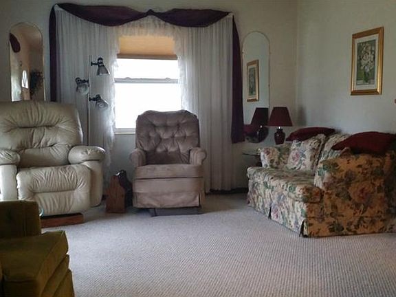 4th image of 2569 32nd Ave N
