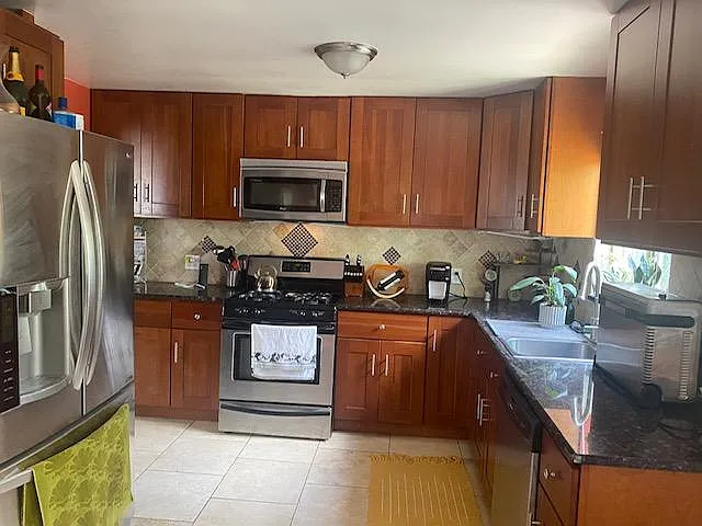 2 bed, 936 sqft, $2,700 — Photo 2