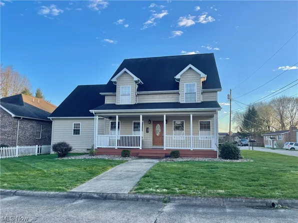 100 37th St #A, Vienna, WV 26105