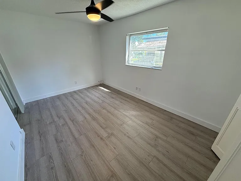 6805 NW 75th Dr — Photo 19