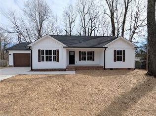 3016 Harvest Dr, Thomasville, NC 27360