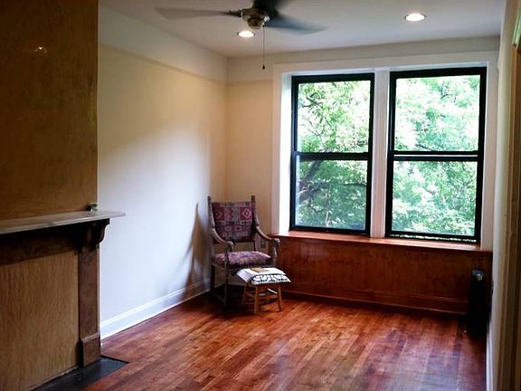 Traditional Living Room