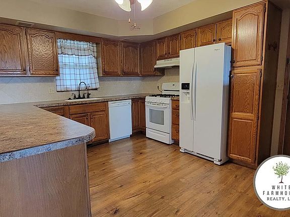 4th image of 308 Court St