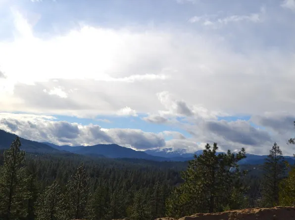 12 Sylvan Dr, Grants Pass, OR 97527