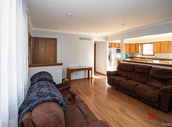 5th image of 25280 Lorraine Ave