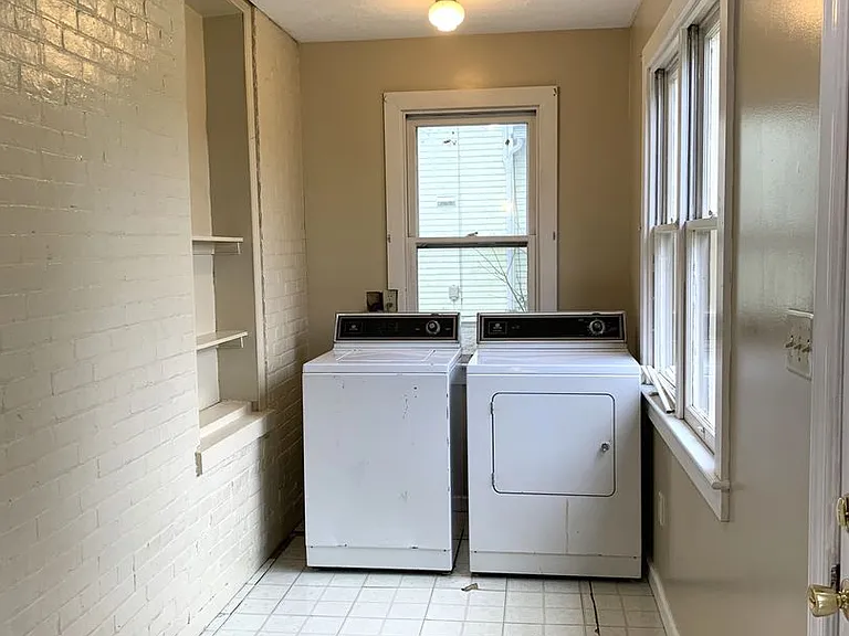 218 N Prince St — Photo 29