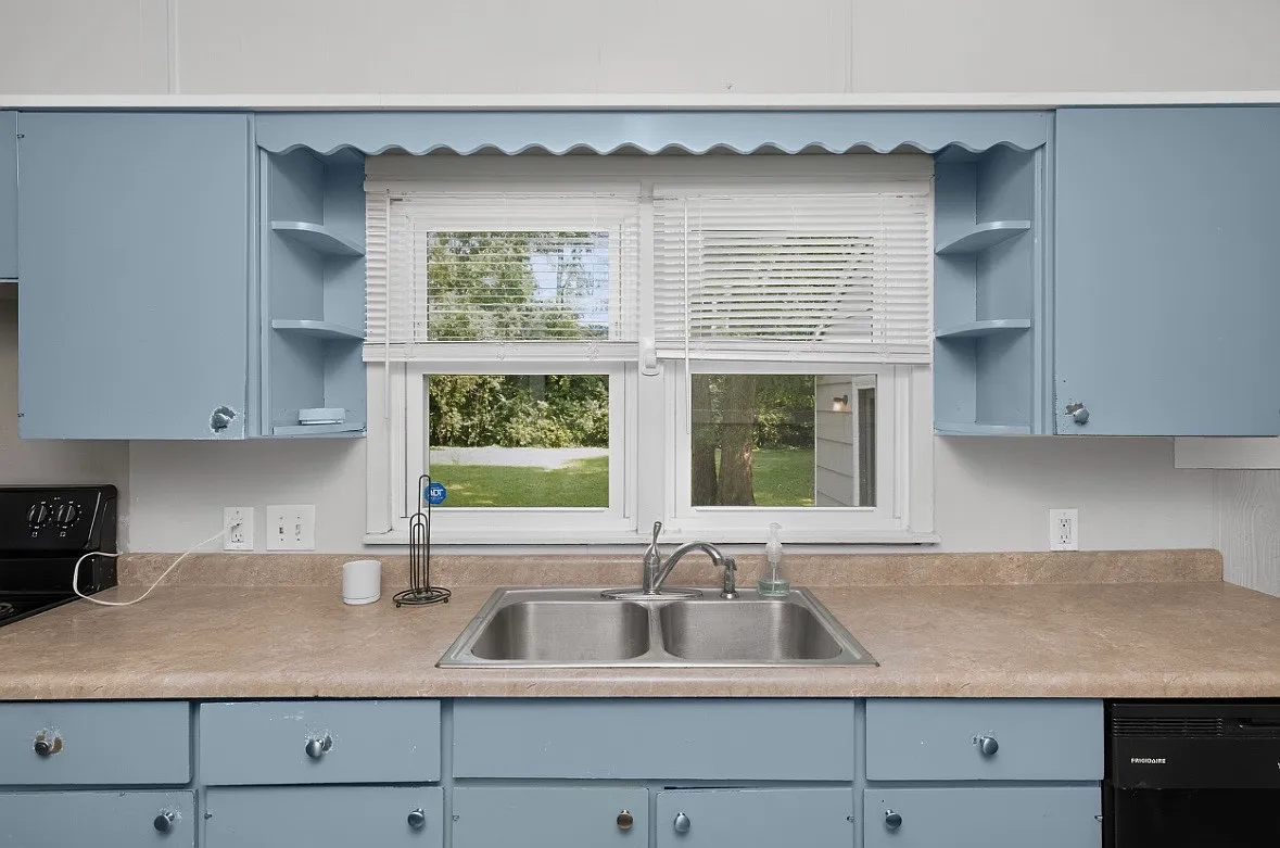 5 bed, 1706 sqft, $3,800 — Photo 3