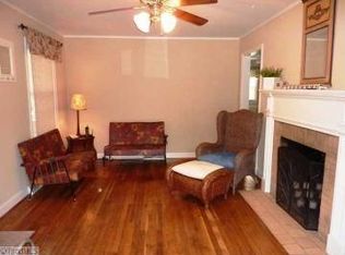 2305 Fernwood Dr, Greensboro, NC 27408
