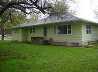 416 2nd St, Washburn, IA 50702