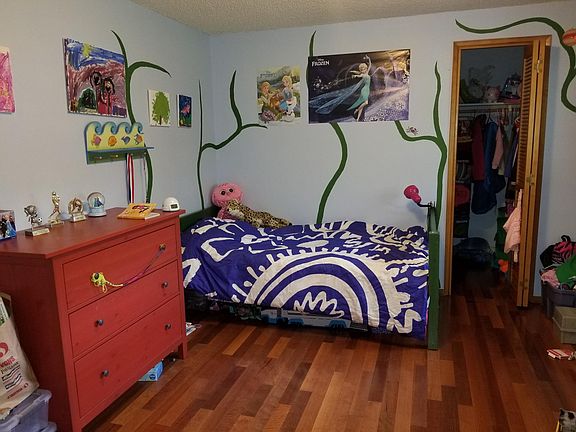 2nd bedroom