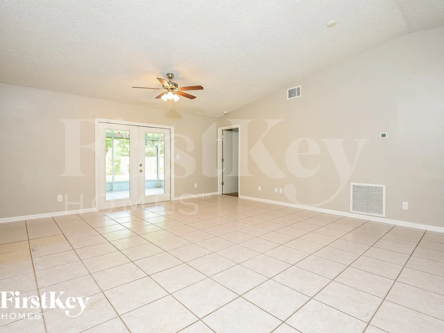 3 bed, 2.0 bath, 1194 sqft, $2,205 — Photo 3