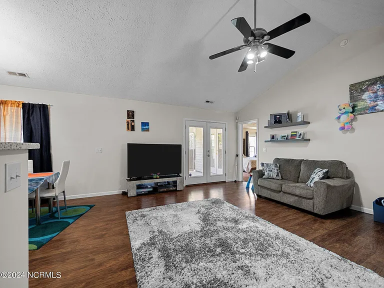 204 Jasmine Ln — Photo 20