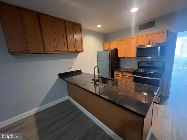 1100 Vine St APT 907, Philadelphia, PA 19107