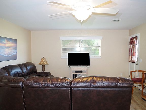 4th image of 217 Palm Blvd