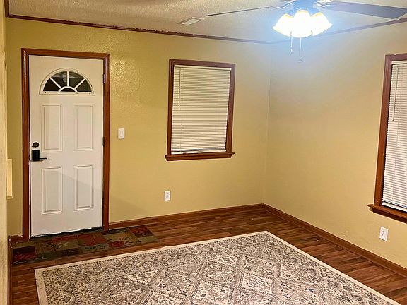 2nd image of 820 N Brown Avenue