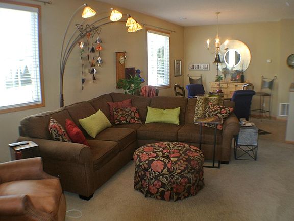 2nd image of 10887 Oak Grove Cir