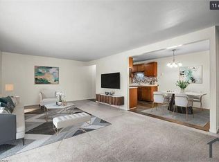 5370 Lee Rd, Maple Heights, OH 44137