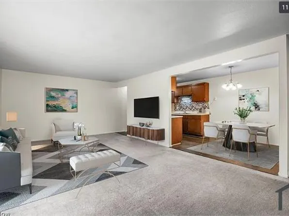 5370 Lee Rd, Maple Heights, OH 44137