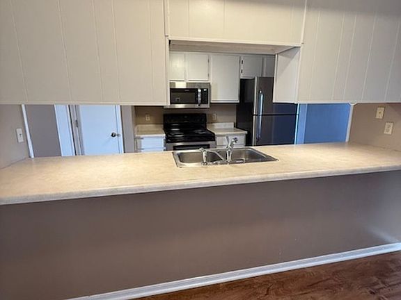 3rd image of 736-788 N Storer Ave #772