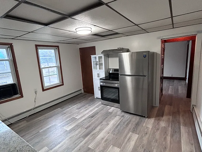 1295 Reynolds Ave #2 — Photo 3