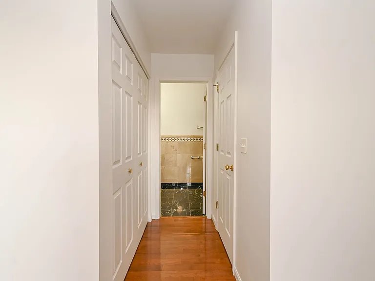 35 Thomas Ct — Photo 20