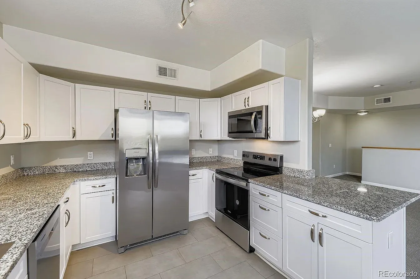 2 bed, 1264 sqft, $2,075 — Photo 2