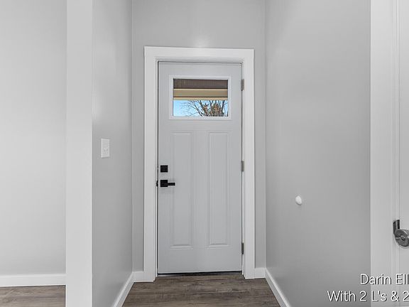5th image of 720 W Lincoln Ave