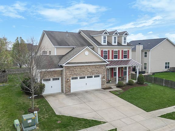 3rd image of 6093 Mountain Hawk Dr