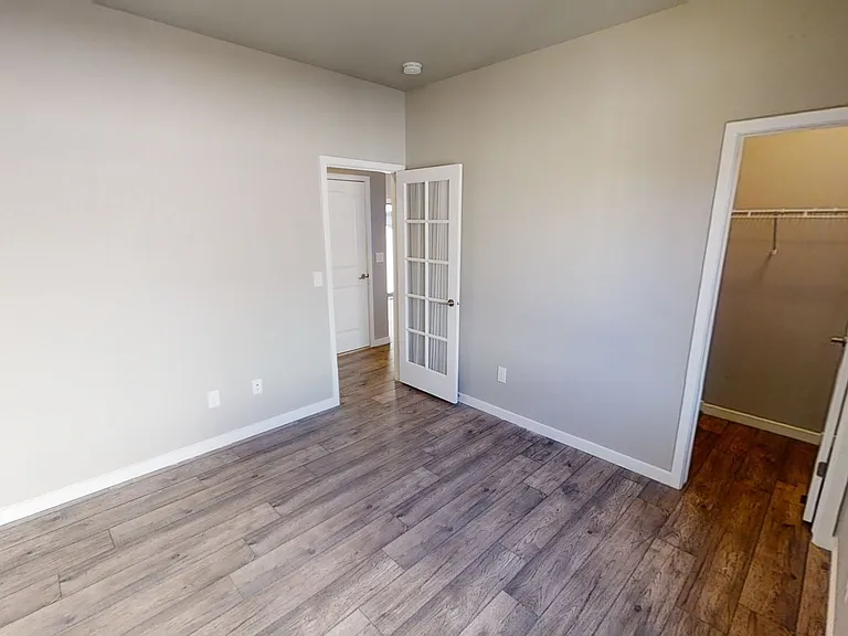 2041 Medici Ln — Photo 17
